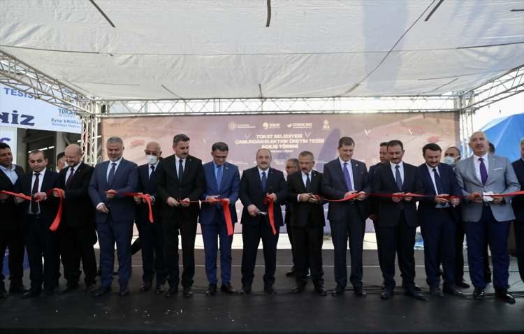<p>Arıtma çamuru yönetimi konusunda Türkiye’de tercih edilen yöntemlerin önemli bir kısmının çevreci ve sürdürülebilir olmadığını söyleyen Çakal, “İçerdiği bakteri, virüs ve kimyasallar nedeniyle arıtma çamurunun mutlaka bertaraf edilmesi gerekiyor. </p>