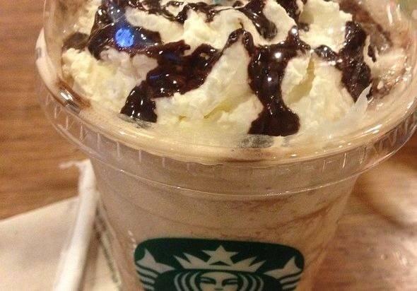<p><span style="color:#B22222"><strong>Mocha frappucino: 280 kalori</strong></span></p>