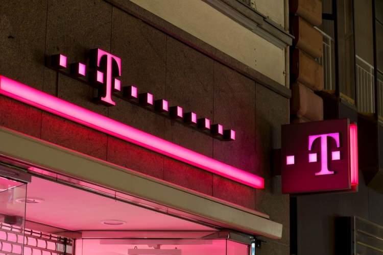 <p><strong>46- DEUTSCHE TELEKOM: 43,1 MİLYAR DOLAR</strong></p>
<p>Telekom Sağlayıcısı</p>
