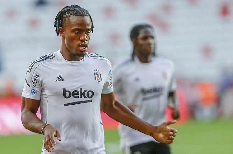 <p><br />
Michy Batshuayi - Beşiktaş<br />
<br />
Piyasa değeri: 10.00 mil. €</p>
