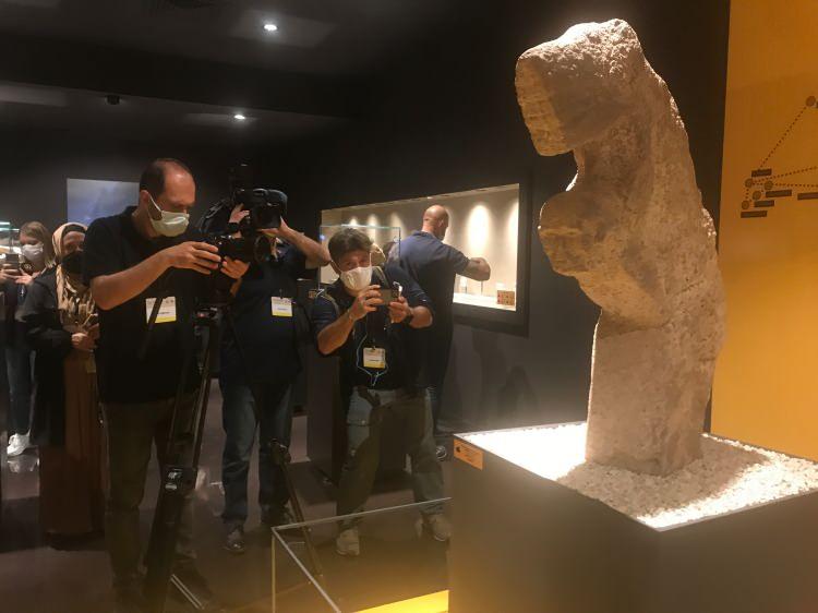 <p>Şanlıurfa'nın tarihi bir kent olduğunu anlatan Yıldız, "Göbeklitepe'ye gittik, çok beğendik, ilginç eserler var. </p>