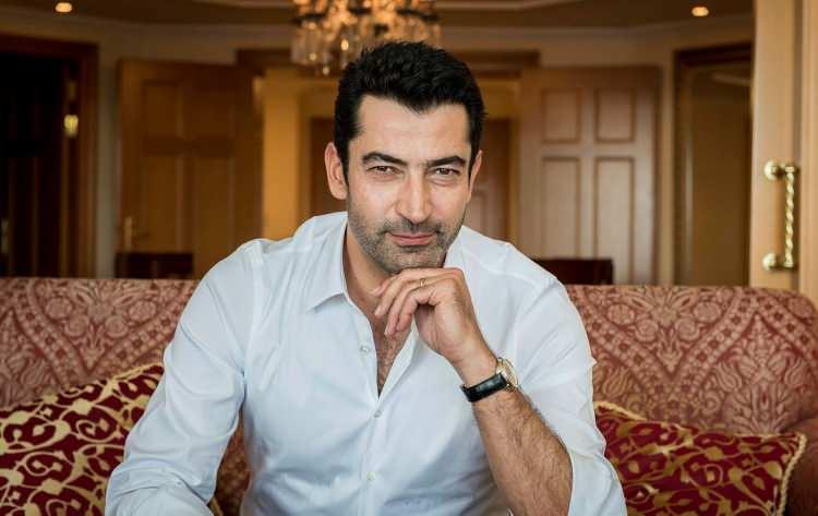 <p><span style="color:#000000"><strong>Abisi olan ünlü oyuncunun Derviş İmirzalıoğlu ile benzerliğini görenler gözlerine inanamadı. </strong></span></p>
