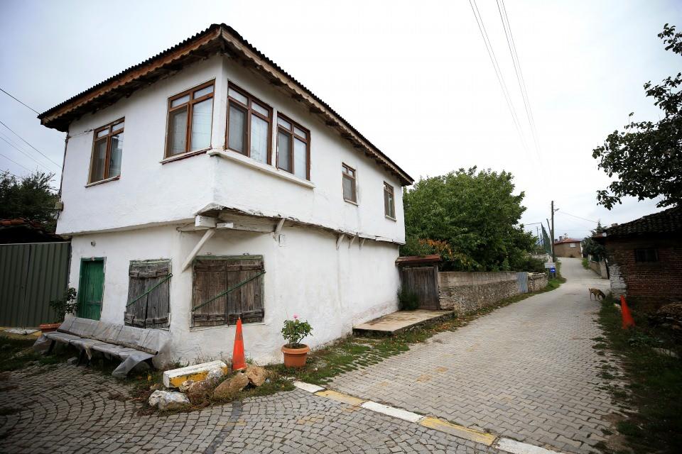<p> Kırklareli'nin Armağan Köyü Muhtarı Recep Dal, köyüne kazandırdığı hizmetlerle örnek oluyor.</p>
