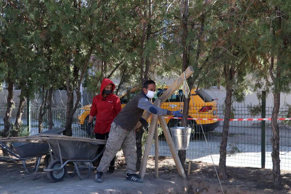 <p>Doğanay, kentin erken dönem bulgularına ulaşmak için güney yönde sondaj kazısı çalışmalarına başladıklarını belirterek, "2 aydır süren kazılarda 4 metre derinliğe ulaştık. </p>
<p> </p>