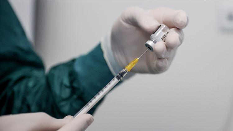 <p>CDC verilerine göre ülkede 12-15 yaş arasındaki gençlerin yüzde 46’sı, 16-17 yaş grubununsa yüzde 54’ü aşılarını tamamladı.</p>
<p> </p>