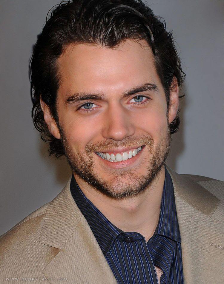 <p><strong>5. HENRY CAVILL</strong></p>