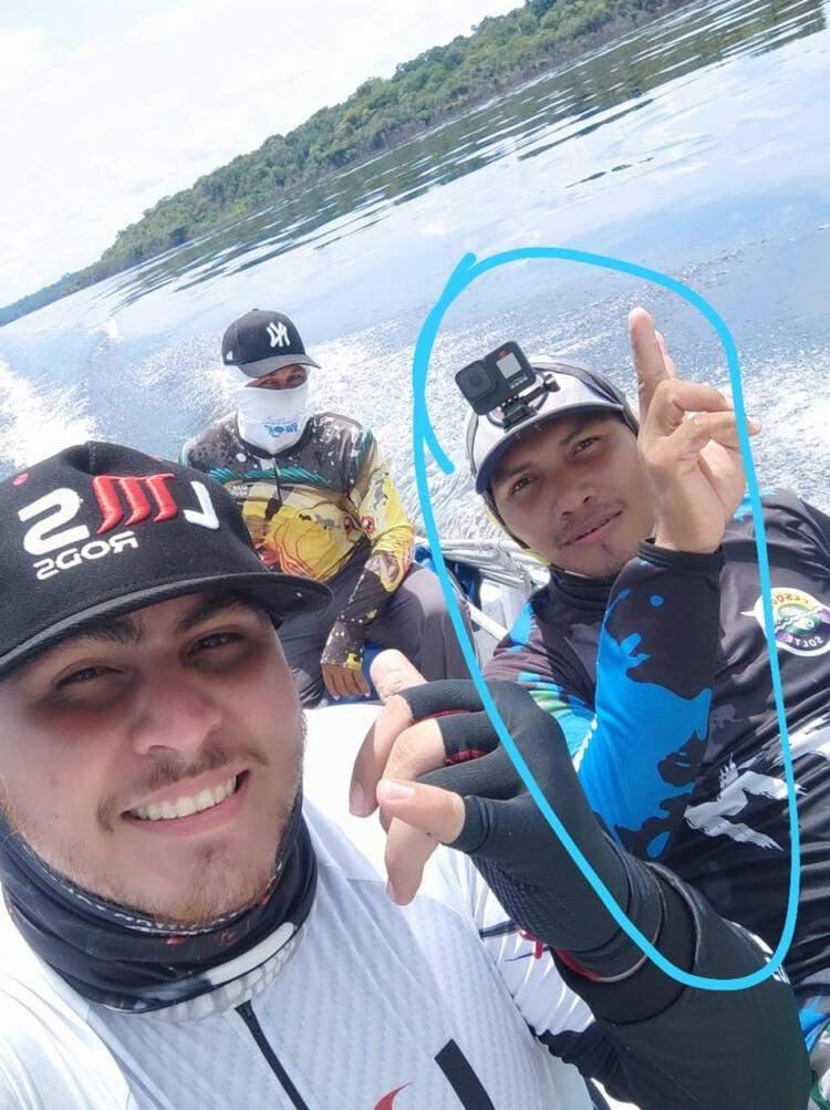 <p>Yerel medya, Elias Araujo'nun balıkçı arkadaşı Roberto Jose ile 15 Ekim Cuma günü Rio Negro'ya açıldığını ve 'nehir korsanı' olarak bilinen saldırganlar tarafından kaçırıldığını kaydediyor.</p>
