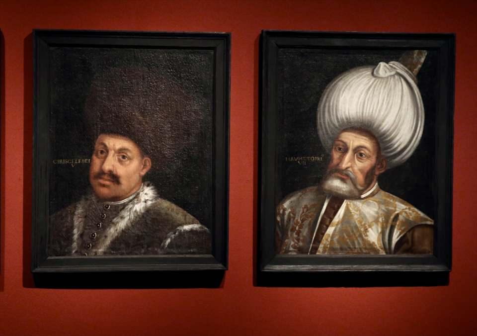 <p>Müzayede evinin 1600'lü yıllardan kalma Orhan Bey, I. Bayezid, İsa Çelebi, I. Mehmet, I. Selim ve II. Selim’in portrelerine biçtiği değer ise 800 bin ila 1 milyon 200 bin sterlin arasında değişiyor.</p>
