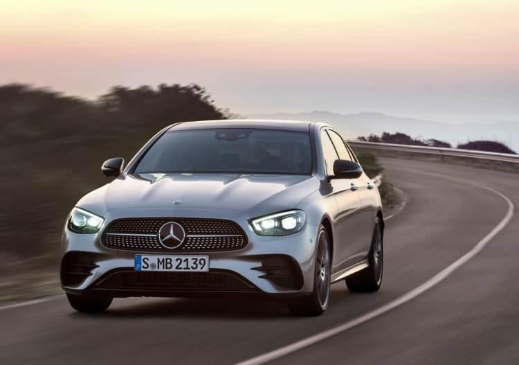 <p><strong>MERCEDES</strong></p>
<p>Mercedes E-Serisi Ekim ayına özel, 500.000 TL’ye, 12 ay, yüzde 1,44 faiz oranı fırsatı yaratmakta. A-Serisi Sedan için ise bu aya özel 280.000 TL, 12 ay, yüzde 1,44 faizli kredi imkanı sunuluyor.</p>