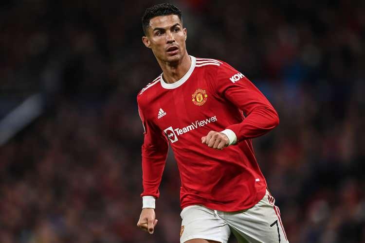 <p>Cristiano Ronaldo<br />
<br />
Maç: 42<br />
<br />
Gol: 33</p>