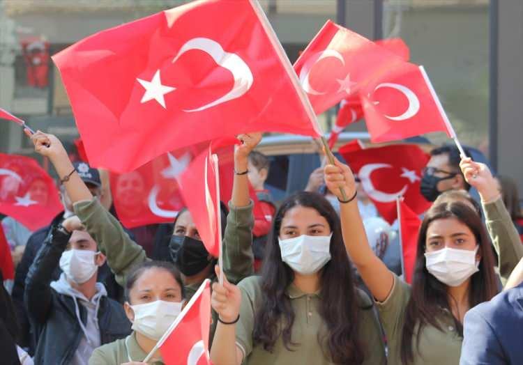 <p>Adana, Mersin, Hatay ve Osmaniye'de, 29 Ekim Cumhuriyet Bayramı törenlerle kutlandı.</p>