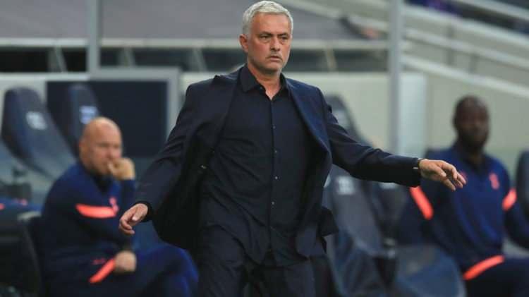 <p>Jose Mourinho <br />
<br />
Maç: 561<br />
<br />
Puan: 1194<br />
<br />
Puan Ortalaması: 2.12</p>
