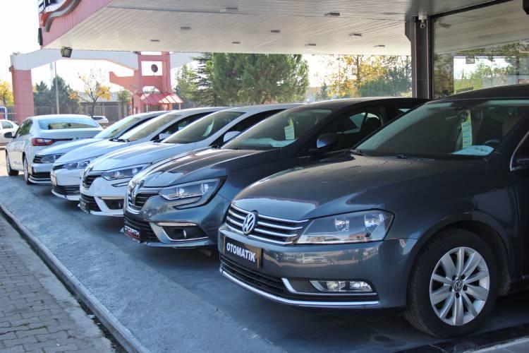 <p><strong>EYLÜLDE EN ÇOK SATAN 10 MARKA</strong></p>

<p>Bu yılın eylül ayında ikinci el online pazarda en çok tercih edilen otomotiv (binek ve hafif ticari) markası, 15 bin 755 satışla Volkswagen oldu.</p>

<p> </p>
