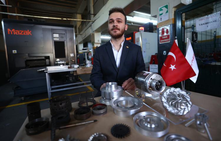 <p>Türkiye'de üretilen hava araçlarını yurt dışı motor bağımlılığından kurtarmak için mikro bazlı jet motorları geliştirildi.</p>
