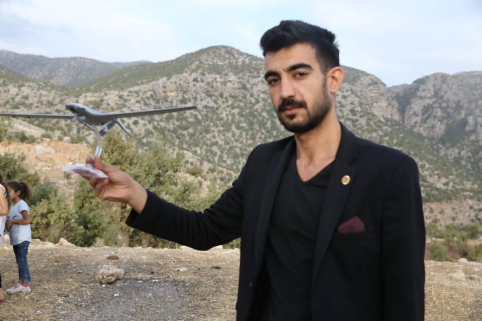 <div>Nurgül Yılmaz ise Selçuk Bayraktar'ı köylerine beklediklerini belirterek, "Selçuk ağabeyimize çok teşekkürler. Gönderdiği hediyelerle bizi çok sevindirdi. Maket uçaklar çok güzeldi." ifadelerini kullandı.</div>
<div> </div>
