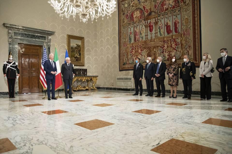 <p>G20 Liderler Zirvesi İtalya'nın başkenti Roma'da başladı. <br />
<br />
İtalya Cumhurbaşkanı Sergio Mattarella, G20 Liderler Zirvesi için İtalya'nın başkenti Roma'da bulunan ABD Başkanı Joe Biden ile görüştü.</p>

<p> </p>
