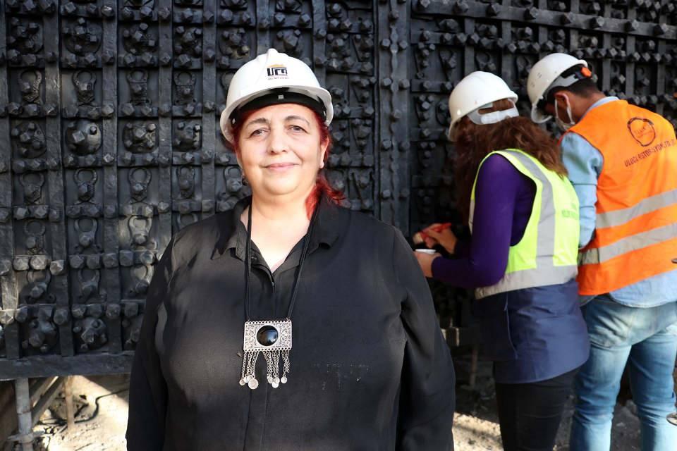 <p>Koç, Urfakapı kemer alınlığında bulunan kitabeye göre kapının 1183 senesinde Artuklu döneminde onarım gördüğüne ilişkin bilginin yer aldığını kaydetti. Koç, kitabedeki tarihi baz aldıklarında kapının 838 yıllık bir geçmişe sahip olduğunu tahmin ettiklerini vurguladı.</p>

<p> </p>
