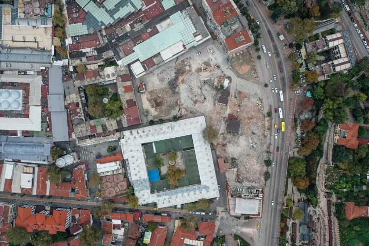 <p>Ticaret hayatının başladığı Koza Han, tarihi çarşılarımız bir anda bütün çıplaklığıyla ortaya çıkacak. Bu da turizme büyük bir değer katacak. Bizler şehrimizin altyapısının ve görsel güzelliğinin ortaya çıkmasından dolayı turistleri daha öz güvenle buraya davet edeceğiz. </p>