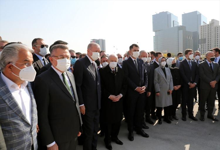 <p>Cumhurbaşkanı Recep Tayyip Erdoğan ve MHP Genel Başkanı Devlet Bahçeli, Ankara AKM Millet Bahçesi Açılış Töreni'ne katıldı.</p>
