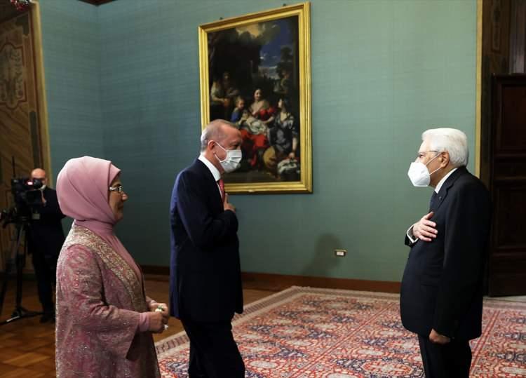 <p>İtalya Cumhurbaşkanı Mattarella ve kızı Laura Mattarella, G20 Liderler Zirvesi'ne katılan devlet ve hükümet başkanları ile uluslararası kuruluşların yöneticileri ve eşleri onuruna akşam yemeği verdi.</p>

<p> </p>
