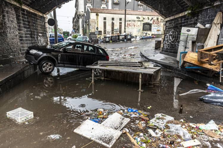 <p>Diğer yandan, kentte eğitim ve öğretime de yarın için bir gün boyunca ara verileceği duyuruldu.</p>
<p> </p>