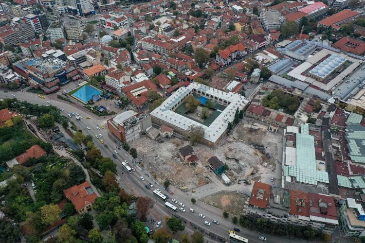 <p><strong>- "Turistleri daha öz güvenle buraya davet edeceğiz"</strong></p>

<p>Türkiye Seyahat Acentaları Birliği (TÜRSAB) Güney Marmara Bölge Temsil Kurulu Başkanı Murat Saraçoğlu, AA muhabirine, geçmiş zamanlarda Bursa'nın kültür ve tarih başkentliğini yaptığını, bunun da turizm açısından önemli olduğunu söyledi.</p>

<p> </p>
