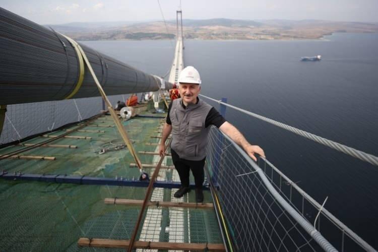 <p>"1915 Çanakkale Köprüsü tamamlandığında dünyanın en büyük orta açıklıklı asma köprüsü unvanına sahip olacak.</p>
