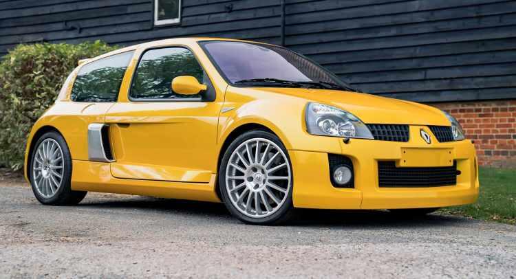 <p>Üretilen en dikkat çekici hot hatch modellerden Renault Clio V6, İngiltere’de 73.000 pounda satıldı.</p>
