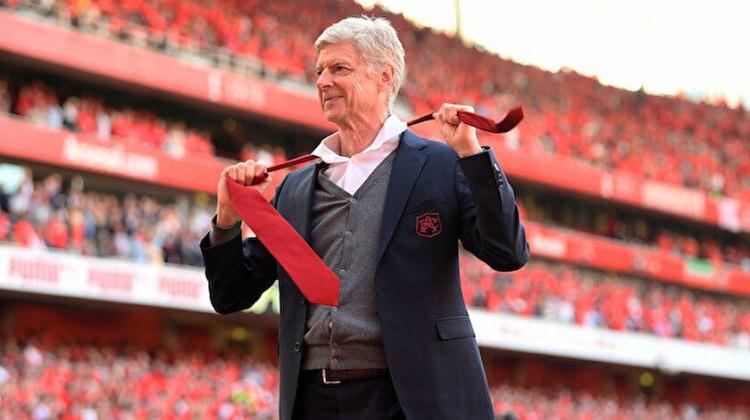 <p>Arsene Wenger <br />
<br />
Maç: 702<br />
<br />
Puan: 1381<br />
<br />
Puan Ortalaması: 1.96</p>
