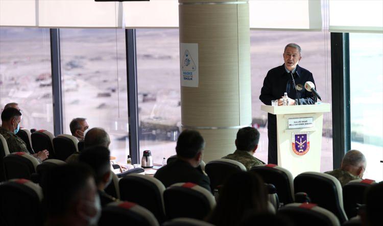 <p>"Ateşin g&uuml;c&uuml;" sloganıyla yapılan ve hedeflerin tam isabetle vurulduğu faaliyetin sonunda konuşan Akar, T&uuml;rk Silahlı Kuvvetleri'nin (TSK) geldiği noktayı g&ouml;steren gurur verici bir faaliyeti daha başarıyla tamamladıklarını belirtti.</p>

<p>&nbsp;</p>
