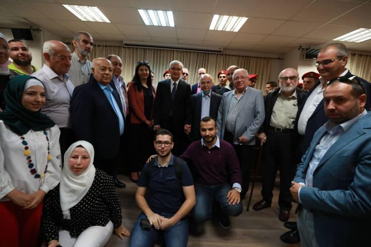 <p> Bu emanet bizim için burada, kardeşliğimiz ötesinde birlikteliğimizi korumanın bizler için bir namus borcu olduğunu gösteriyor çünkü bu aile bir Türk Osmanlı askerinin bıraktığı emaneti 106 yıldır sahibi gelip teslim alacak diye sabırla beklemiştir." ifadelerini kullandı.</p>