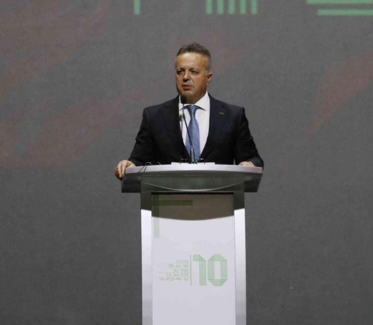 <p>Türkiye’nin 2023 hedeflerine emin adımlarla ilerliyor. 2023’de 250 milyar dolarlık bir ihracat hedefi var. Bunu 2022 yılında yakalayacağımıza çok eminim ve biliyorum” diye konuştu.</p>