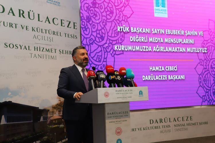 <p>Böyle bir şefkat yurdunu, bu mutluluk tebessümleriyle gezdiren yönetime teşekkür ediyorum." dedi.</p>
