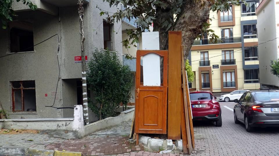 <p>Denizköşkler Mahallesi'nde kentsel dönüşüm kapsamında yıktırılmasına karar verilen bir bina boşaltıldı. </p>

<p> </p>
