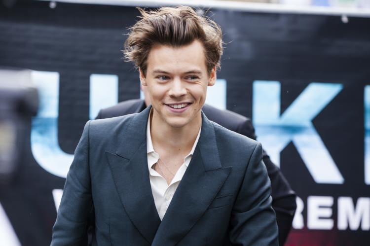 <p><strong>HARRY STYLES 27 yaşında</strong></p>

<p><strong>Serveti: 80 milyon sterlin </strong></p>
