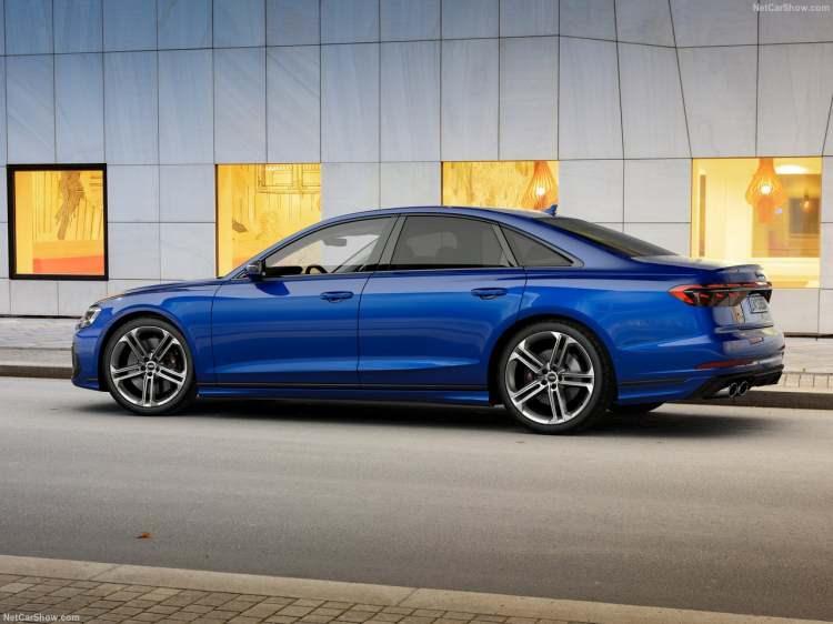 <p>Audi otomobilinin başlangıç fiyatının 99 bin euro olduğunu açıkladılar.<br />
<br />
Performans odaklı S8'in başlangıç fiyatı ise 144 bin 800 euro olarak duyuruldu.</p>