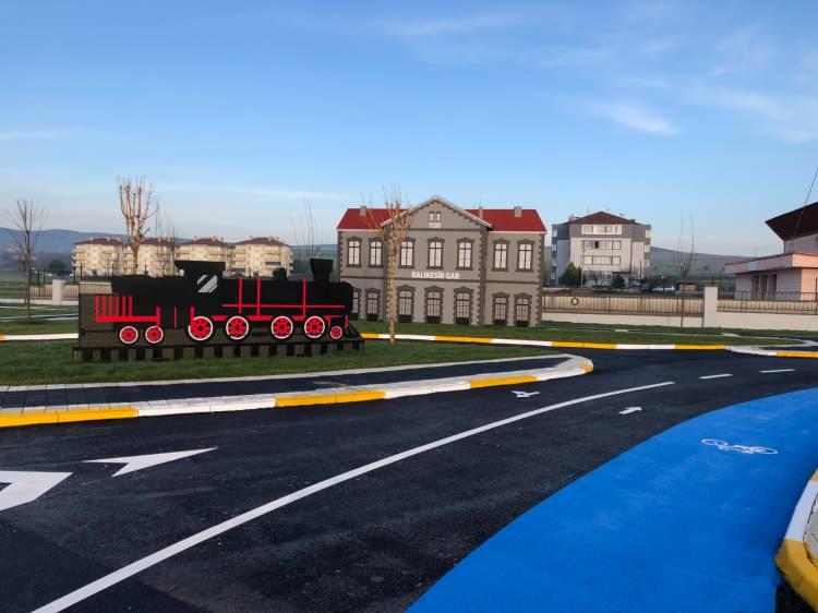 <p>Aksaray, Bilecik, Bursa, Karabük, Mardin, Trabzon, Osmaniye, Edirne ve Batman olmak üzere 9 ilde ise parkların yapımına devam ediliyor.</p>

<p> </p>
