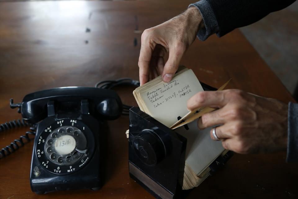 <p>İran'da Şah yönetimi zamanında yaklaşık 80 yıl önce inşa edildiği belirtilen büyükelçilikte kullanılan malzemelerin çoğu ABD menşeli. Çelik kapılar, kapı anahtarlıkları, elektronik cihazlar ve diğer malzemelerin ABD'den getirilmesine özen gösterilmiş.</p>

<p> </p>
