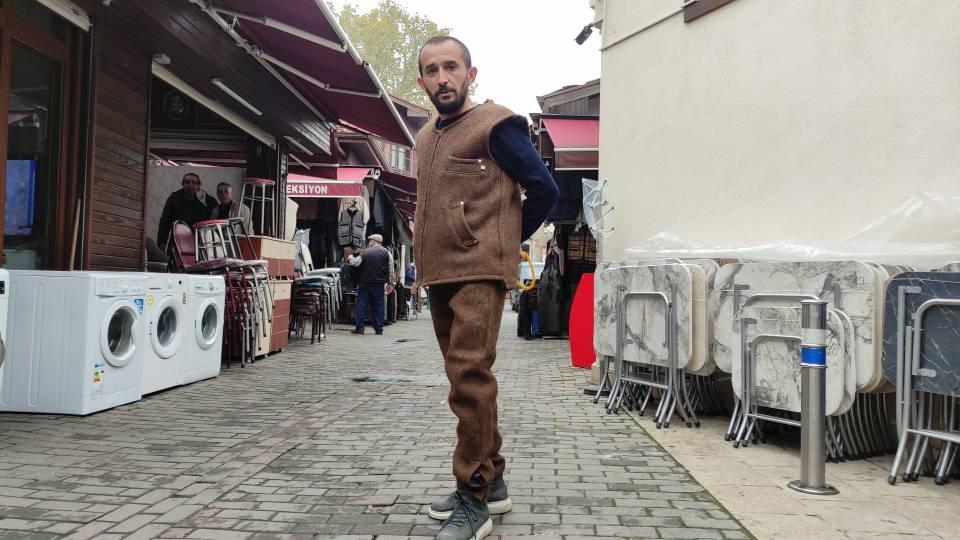 <p>Bir zamanlar çobanların giydiği abalar, son zamanlarda doğal ve sağlıklı olması sebebiyle farklı kesimler tarafından da tercih ediliyor.<br />
</p>