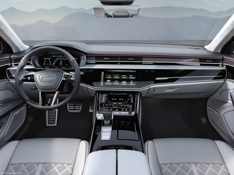 <p>2022 model Audi A8, yalnızca görünüşüyle değil, teknolojik özellikleriyle de dikkat çekiyor.</p>
