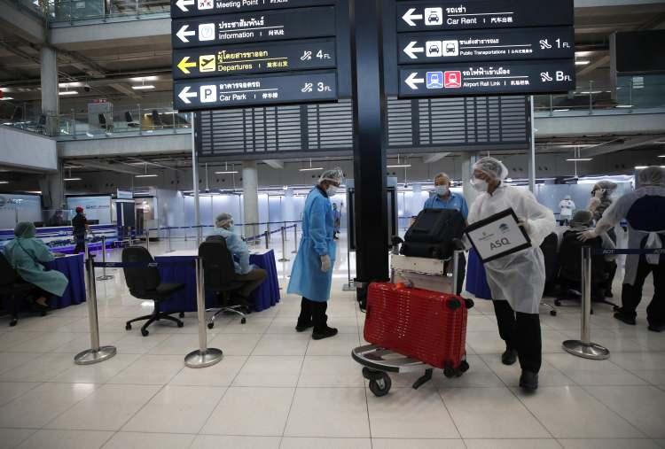 <p>Pandemiden önce yılda yaklaşık 40 milyon turist çeken Tayland’a gelen turist sayısının salgın nedeniyle yüzde 80 gerilemesi ülke ekonomisine darbe vurdu. Ülkenin 2022 yılında ortalama 15 milyon turist ağırlaması ve 30 milyar dolardan fazla gelir elde etmesi bekleniyor.</p>