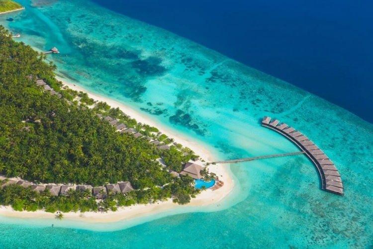 <p>Dünyanın önemli tatil bölgelerinden Maldivler’in küresel ısınma ve iklim değişikliğinin etkileri nedeniyle tehlike altında olduğu açıklandı.</p>

<p> </p>
