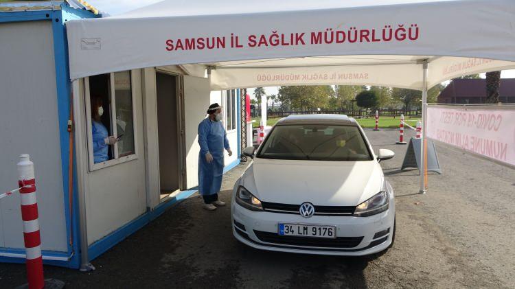<p>‘RİSKSİZ BİR ŞEKİLDE İŞİMİZİ HALLETTİK’</p>

<p>Yetkililere teşekkür eden Aynur Çınar ise, "Aracımızın içerisinde test yaptırıp hemen gidebiliyoruz. Başkasına bulaştırma riski olmadan ve başkalarından da bir risk almadan işimizi hallettik. Bu uygulamada emeği olan herkesin ellerine sağlık" ifadesini kullandı.</p>

