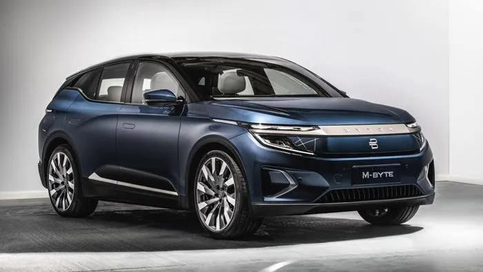 <p><strong>Byton M-Byte 95 kWh 4WD</strong></p>
<p>0-100: 5,5 saniye<br />
En yüksek hız: 190 km/s<br />
Menzil: 390 km</p>