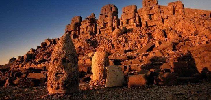 <p><strong>ADIYAMAN</strong></p>
<p>Erkek: 76.6</p>
<p>Kadın: 82.5</p>
<p>Genel Ortalama: 79.5</p>