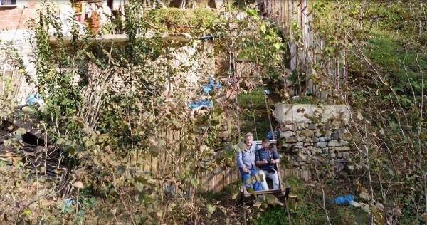 <p>‘ELEKTRİK KESİLSE SADECE DURUR’</p>
<p>Düzeneği anlatan Kadıoğlu, “Teknik birçok özellikleri var. Çalışırken tek halat kesilirse kaza olur. Elektrik kesilse sadece durur, bir aksilik olmaz.</p>