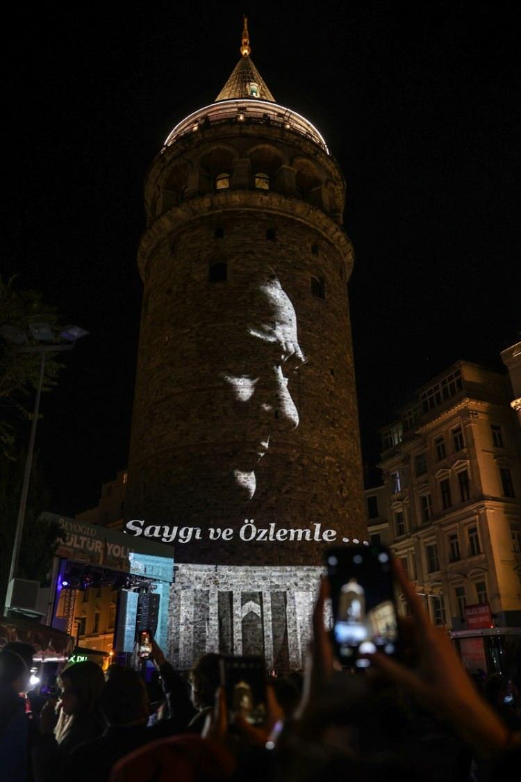 <p><span style="background-color:rgb(255, 255, 255); color:rgb(0, 0, 0); font-family:open sans,sans-serif; font-size:13px; text-align:center">Kültür ve Turizm Bakanlığı tarafından Gazi Mustafa Kemal Atatürk'ün ebediyete intikalinin 83. yılı dolayısıyla Galata Kulesi'nde ışık gösterisi düzenlendi.</span></p>
