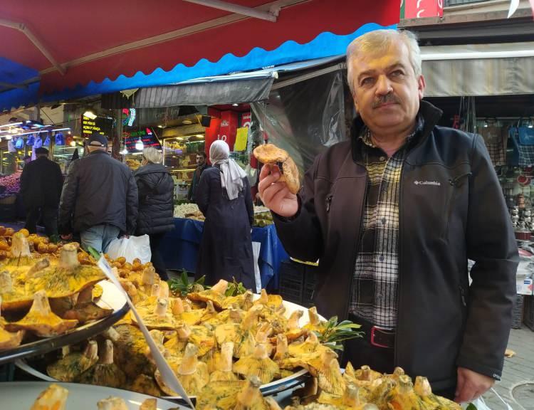 <p>Şemsiyesi 4-14 cm arasında değişiyor. Başta ızgara olmak üzere et sote ve kavurmalara katılıyor. Ayrıca börek, turşu ve ekmek yapımında kullanılıyor. Türkiye genelinde pek çok bölgede yetişen melki mantarı yüksek miktarda amino asit içeriyor.</p>
