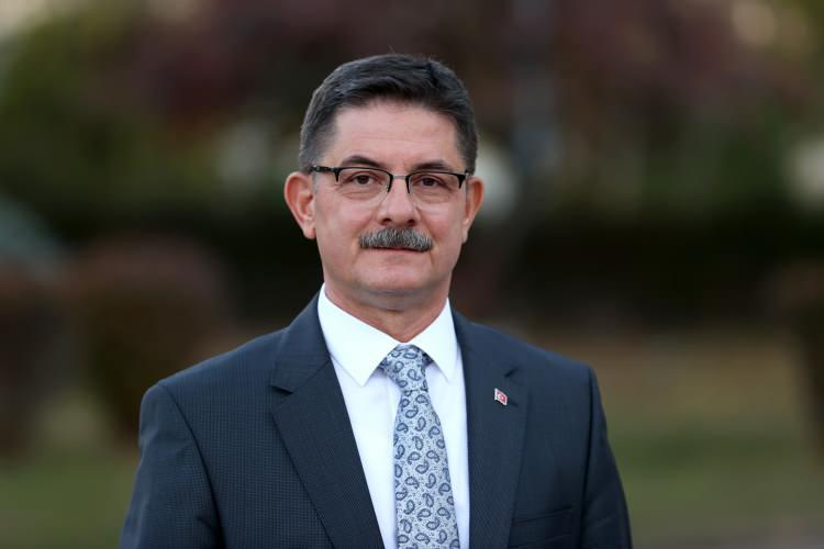 <p>Prof. Dr. Nalbantçılar, AA muhabirine, Akşehir Gölü'nde suyun mayıs ayından itibaren tamamen çekildiğini, gölün tamamen kuruduğunu, Eber Gölü'nde ise yaklaşık 10 kilometrekarelik bir alanda su kaldığını belirtti.</p>
