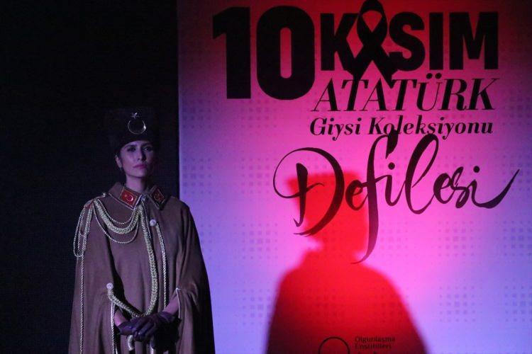 <p> Programın sonunda Belediye Başkanı Elif Köse, Ankara Olgunlaşma Enstitüsü idarecileri ve görev alan mankenler ile salonu hınca hınç dolduran vatandaşlara teşekkür ederek çiçek takdim etti.</p>